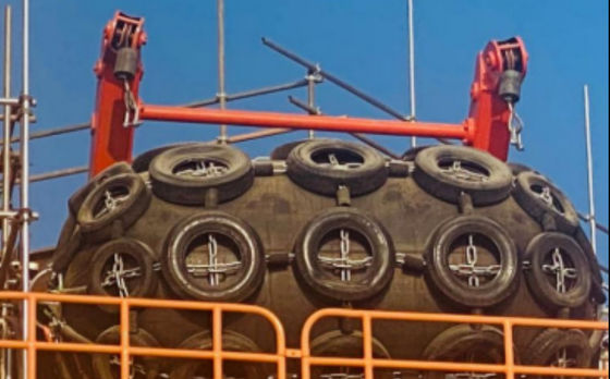 Fender-Kran für Marine-Terminal